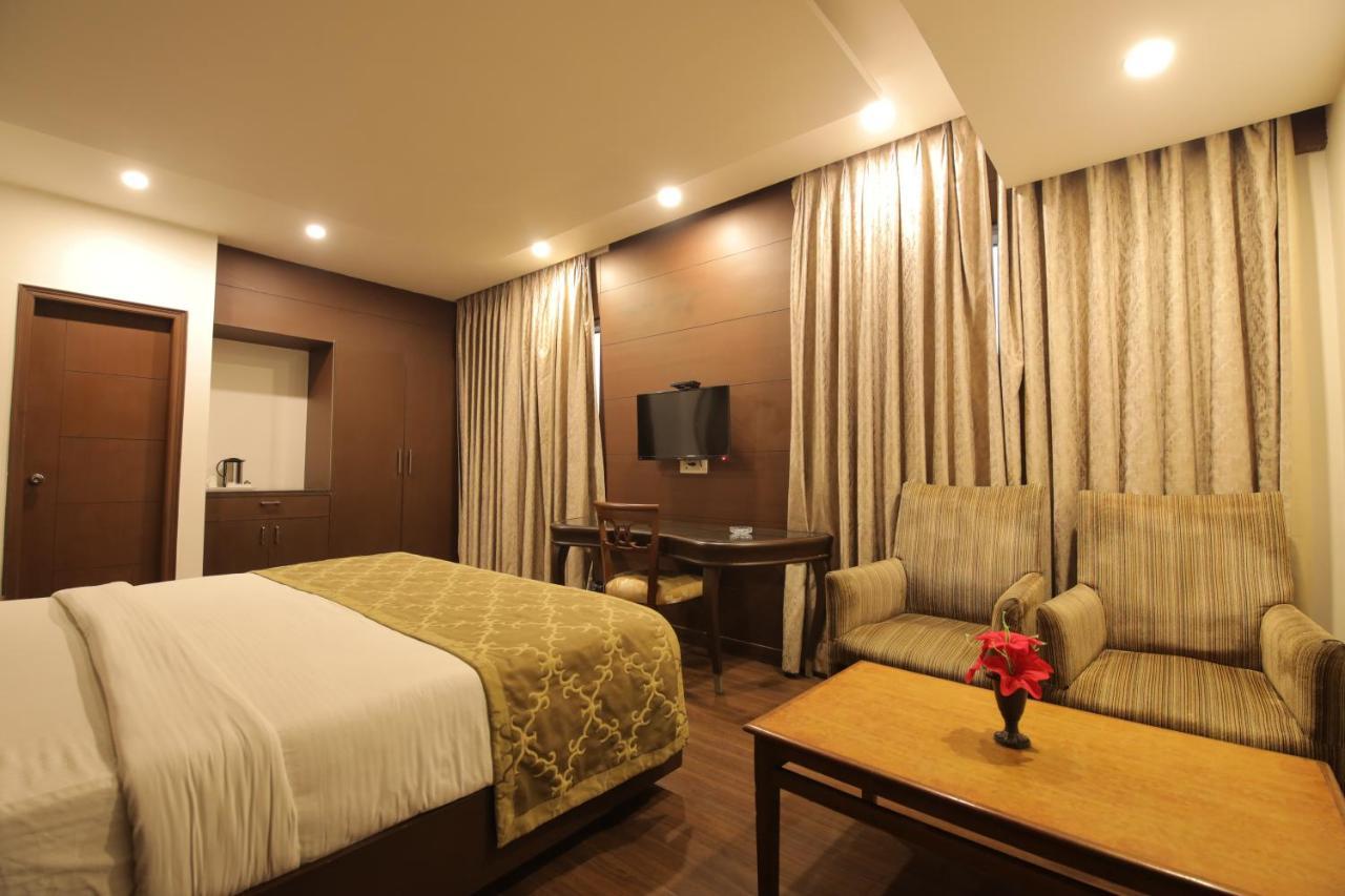 Airport Hotel Bollywood Paradise New Delhi Ngoại thất bức ảnh