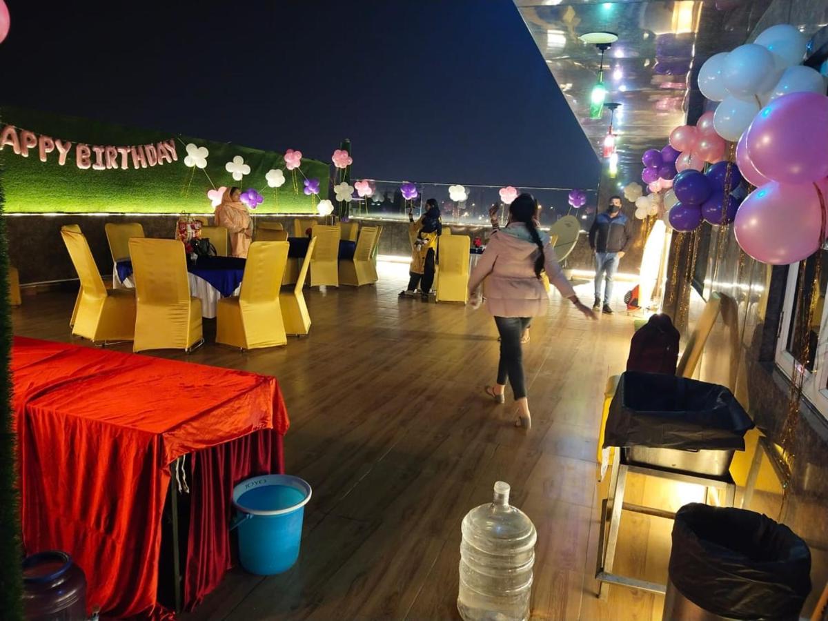 Airport Hotel Bollywood Paradise New Delhi Ngoại thất bức ảnh