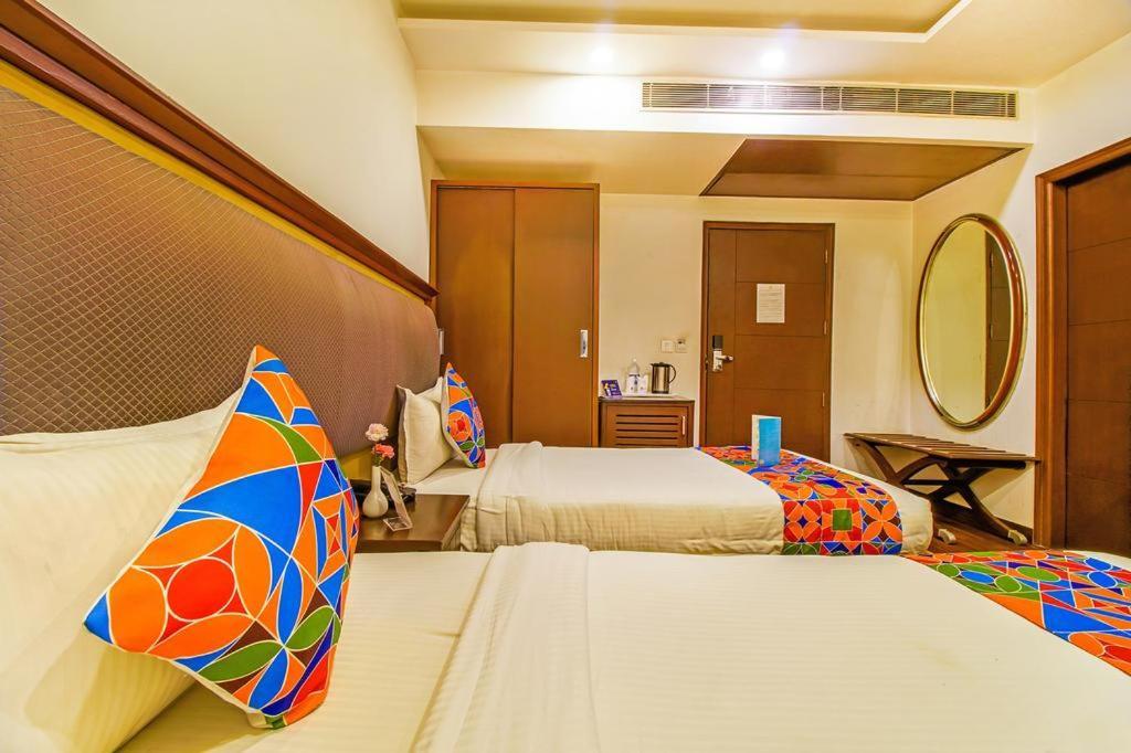 Airport Hotel Bollywood Paradise New Delhi Ngoại thất bức ảnh