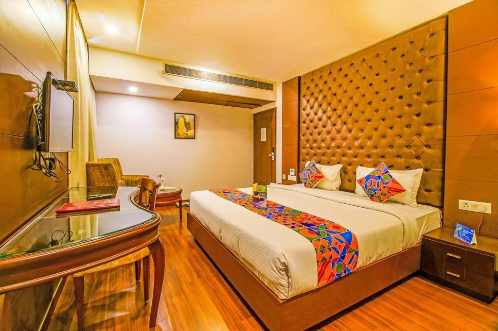Airport Hotel Bollywood Paradise New Delhi Ngoại thất bức ảnh